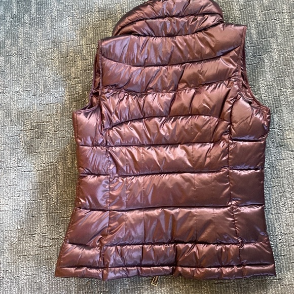 NWT Calvin Klein Performance Women's Puffer Vest Burgundy Size M. NWT - Picture 6 of 7
